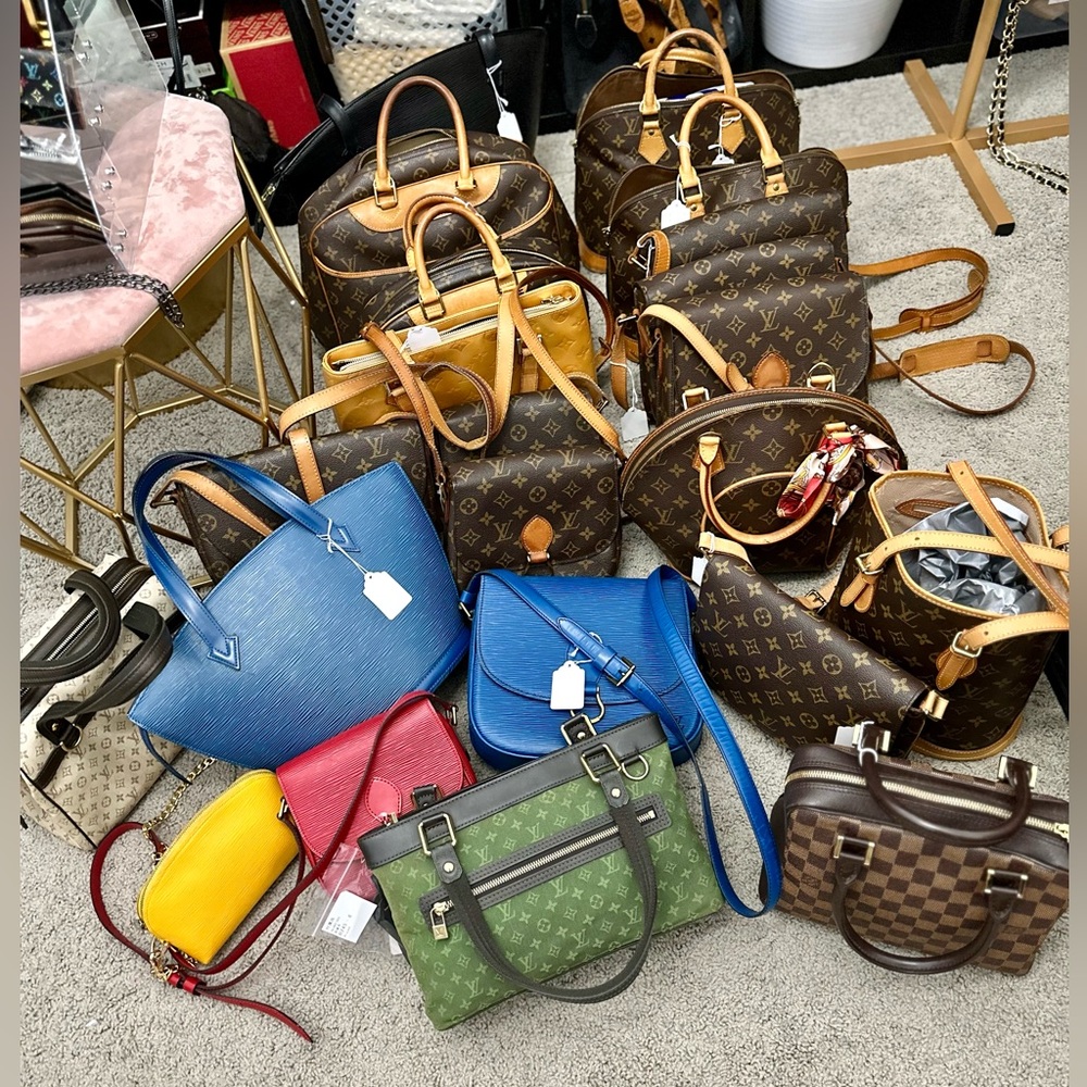 Authentic Louis Vuitton Bags 👛👜🛍️